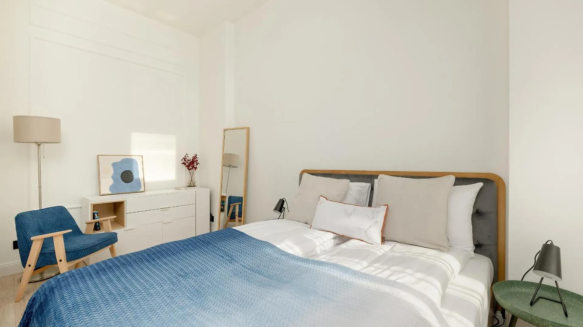 Minimalist Bright Apartment Kopernika Near Old Town In Poznan By Noclegi Renters