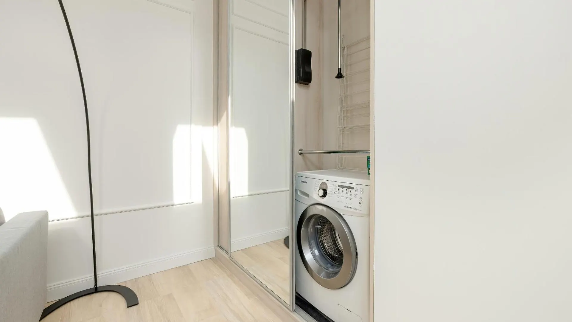 Minimalist Bright Apartment Kopernika Near Old Town In Poznan By Noclegi Renters