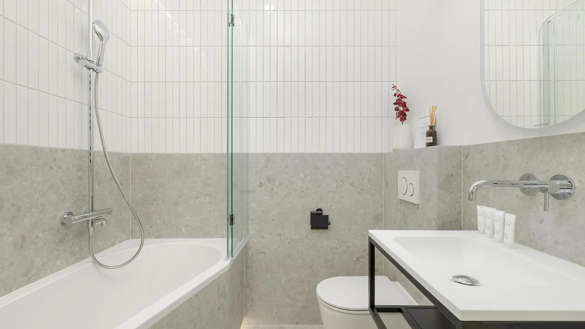 Minimalist Bright Apartment Kopernika Near Old Town In Poznan By Noclegi Renters